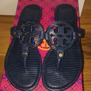 Tory Burch sandals 💙